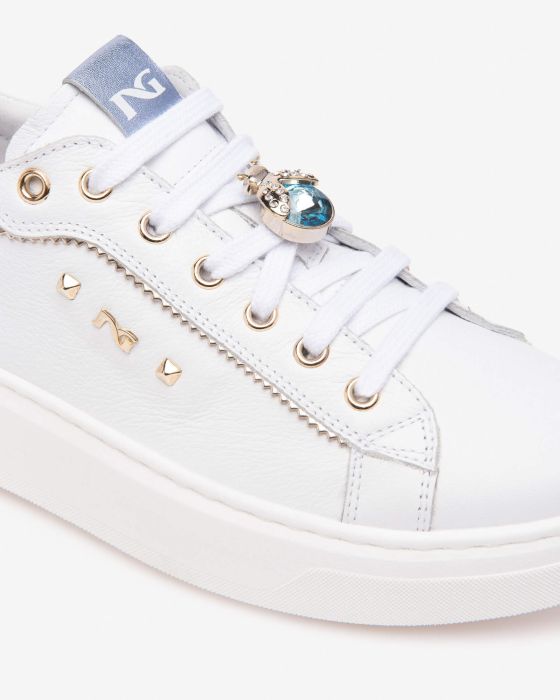Sneakers Bianca Laccio Con Accessori