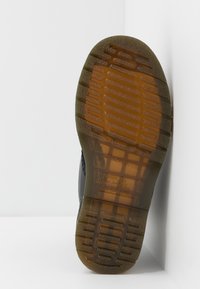 1461 Black Nappa