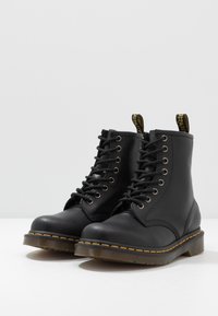 1461 Black Nappa