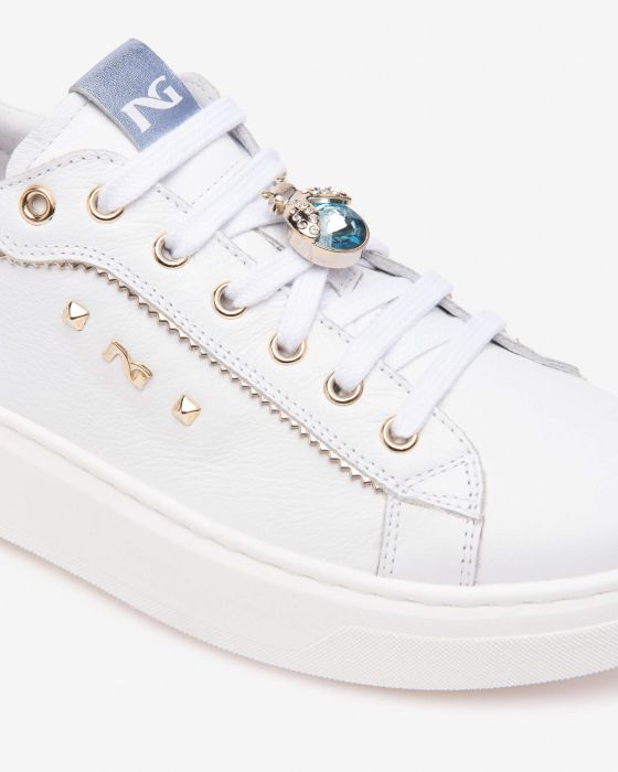 Sneakers Bianca Laccio Con Accessori