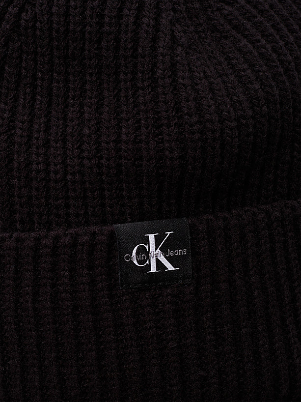 Berretto a Coste con Monogramma Ck Black