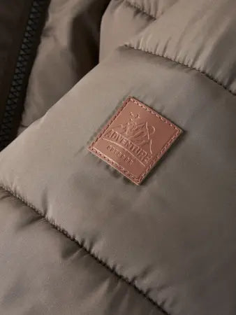 Giacca Imbottita Con Cappuccio E Interno In Teddy Marron