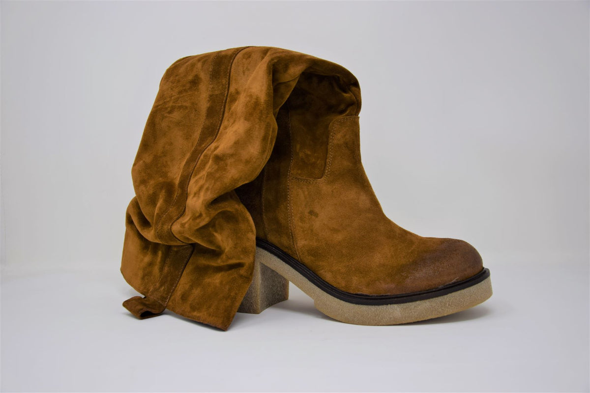 Stivale Alto in Camoscio Marrone